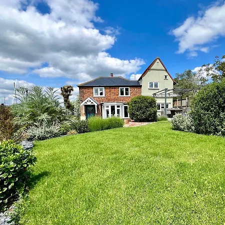 Cosy Coastal 2-Bedroom Cottage With Hot Tub And Log Burner West Mersea Exterior photo